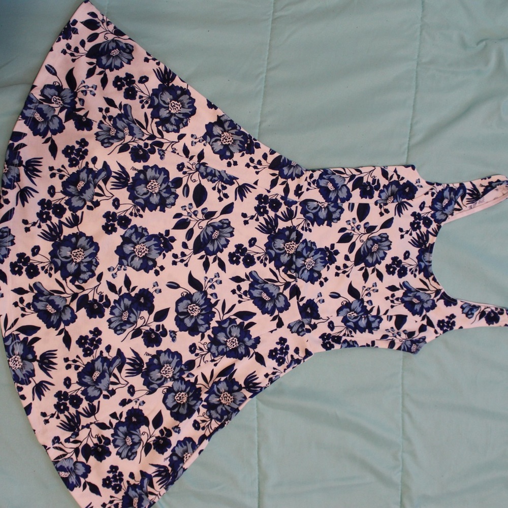 Divided Dress - Picture 3 of 3